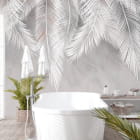 Miniatura fototapety Puszyste liście palmowe we wnętrzu łazienki
